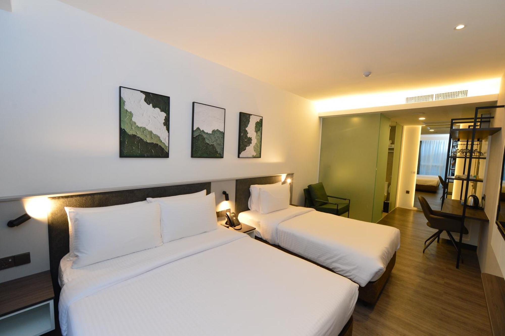 Rume Hotel Кучинг Екстериор снимка