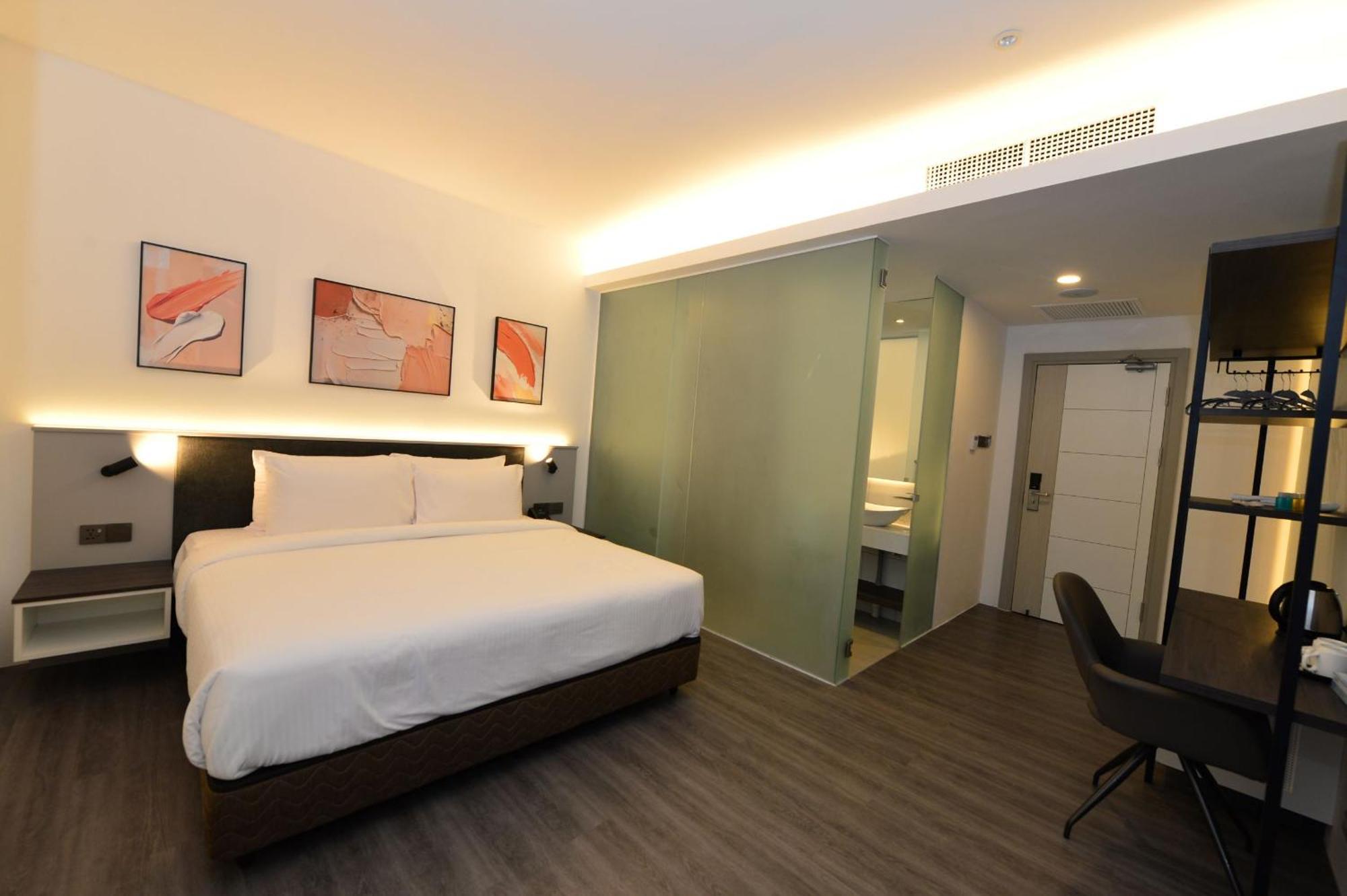 Rume Hotel Кучинг Екстериор снимка