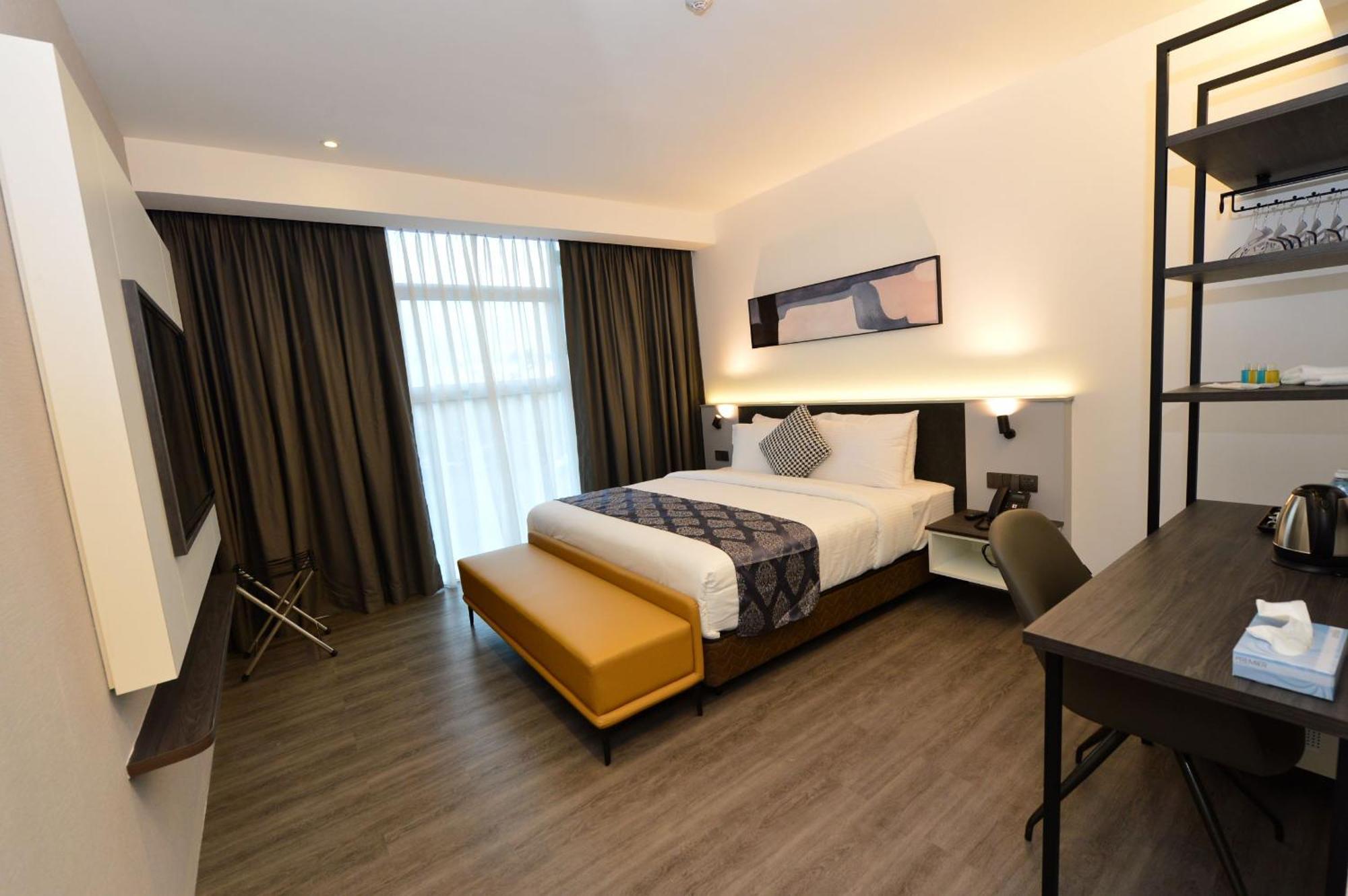 Rume Hotel Кучинг Екстериор снимка