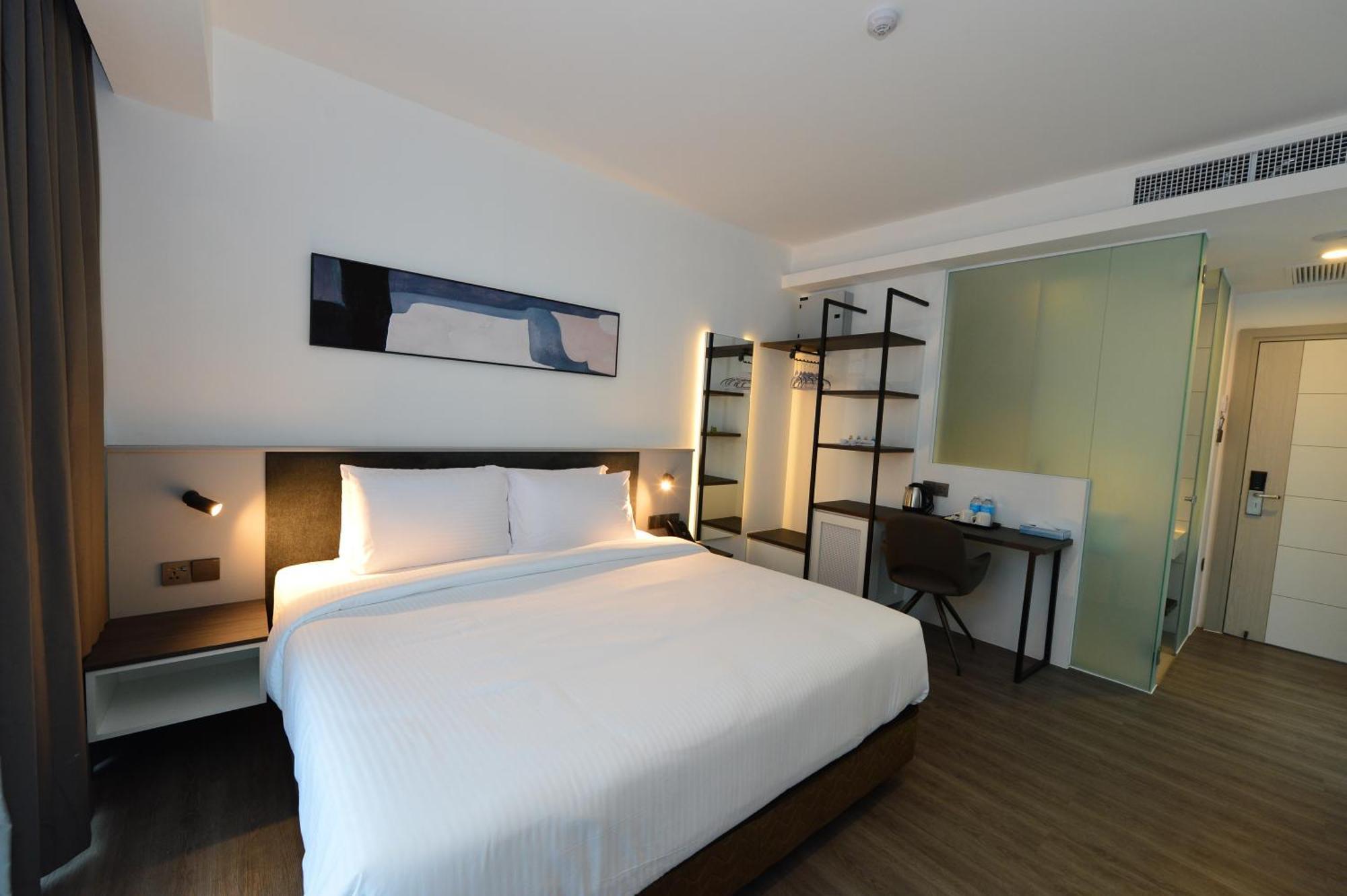 Rume Hotel Кучинг Екстериор снимка