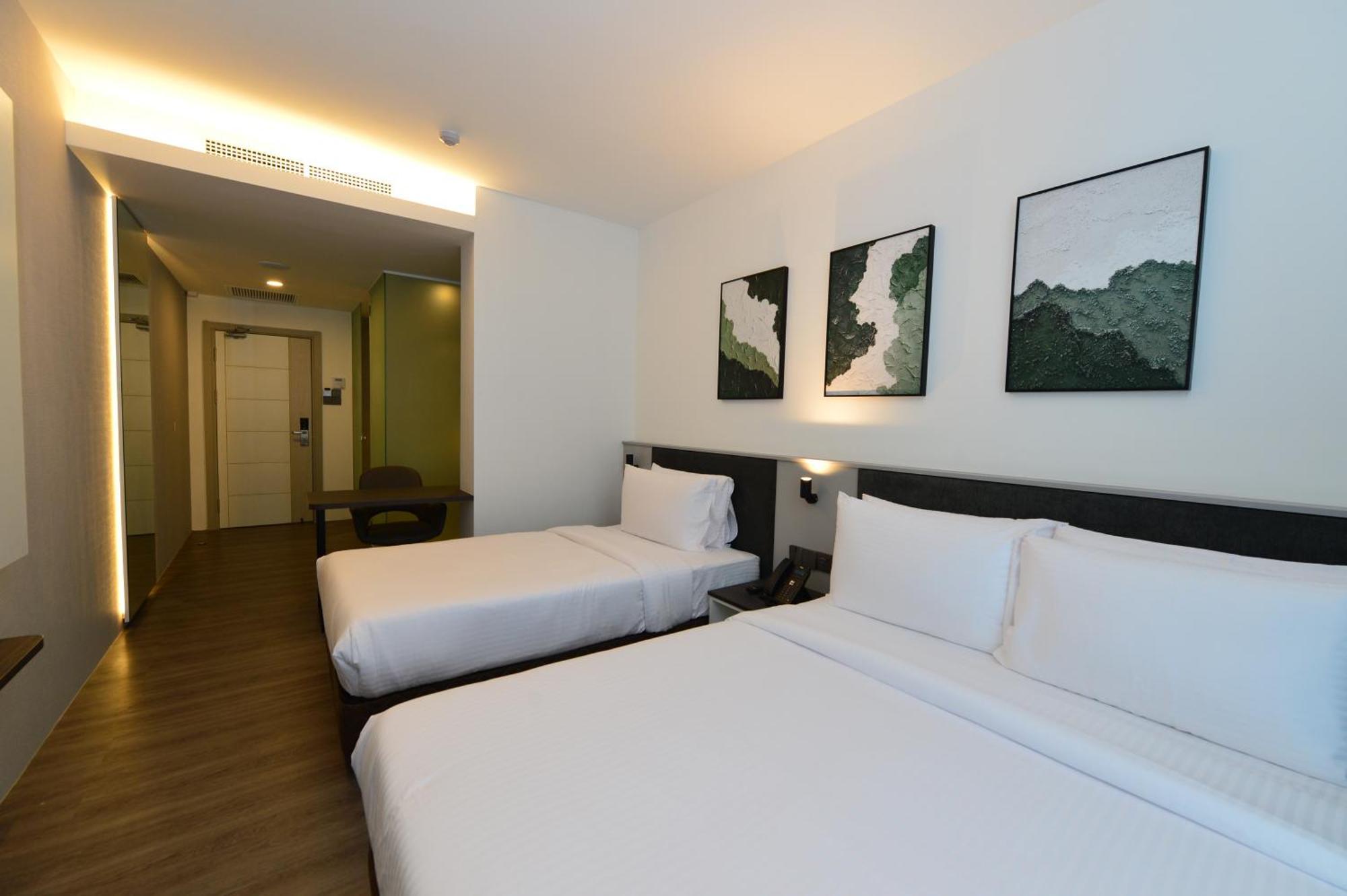 Rume Hotel Кучинг Екстериор снимка