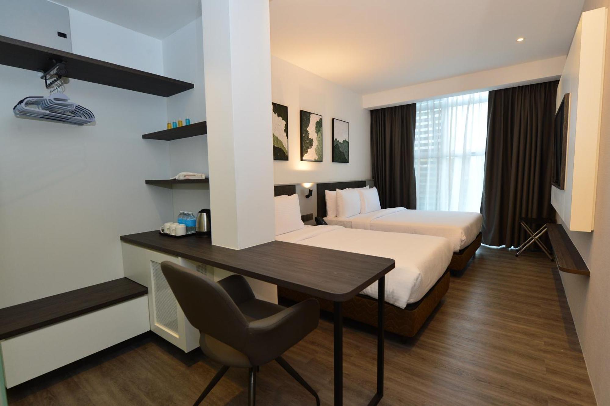 Rume Hotel Кучинг Екстериор снимка