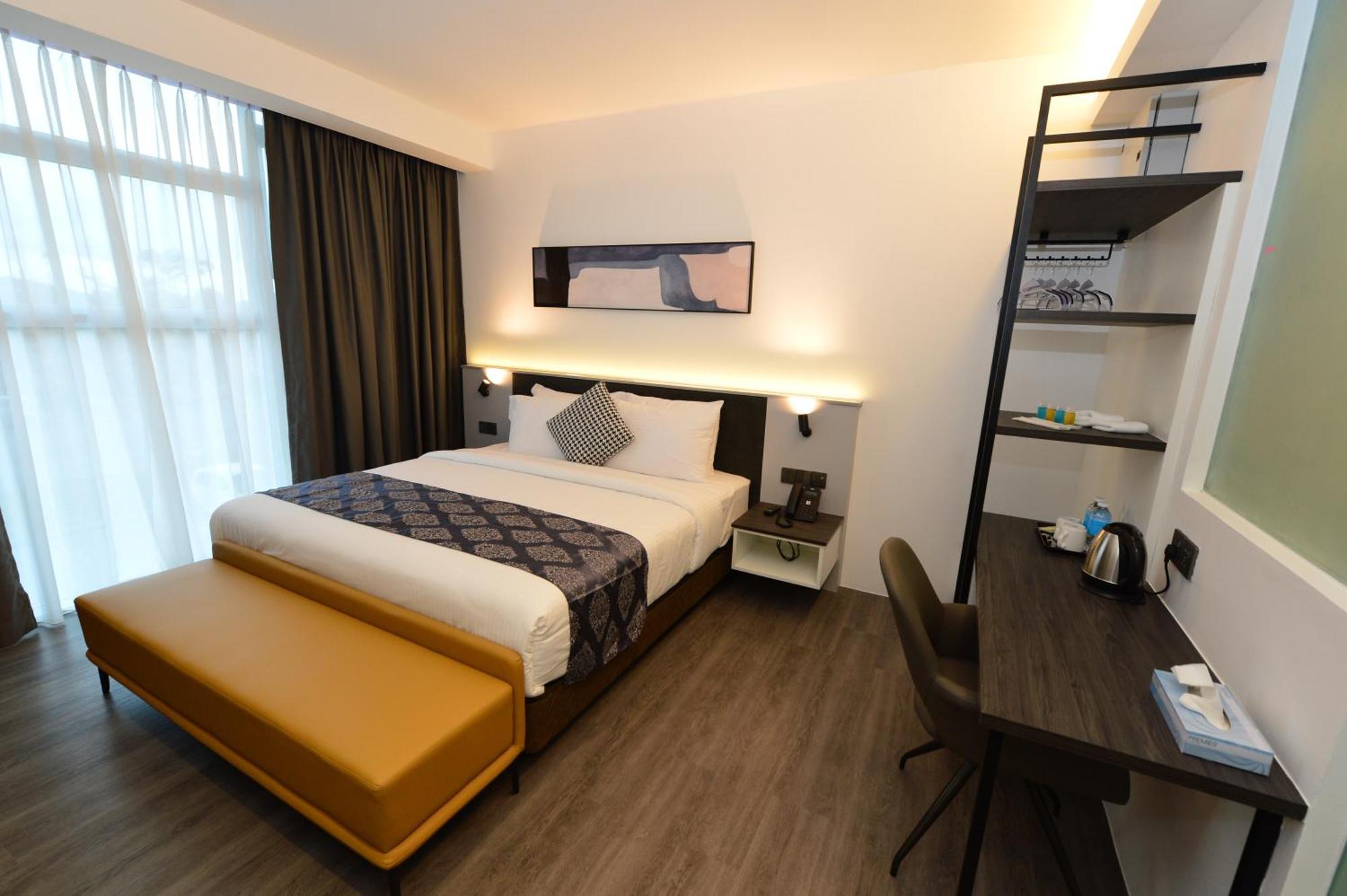 Rume Hotel Кучинг Екстериор снимка
