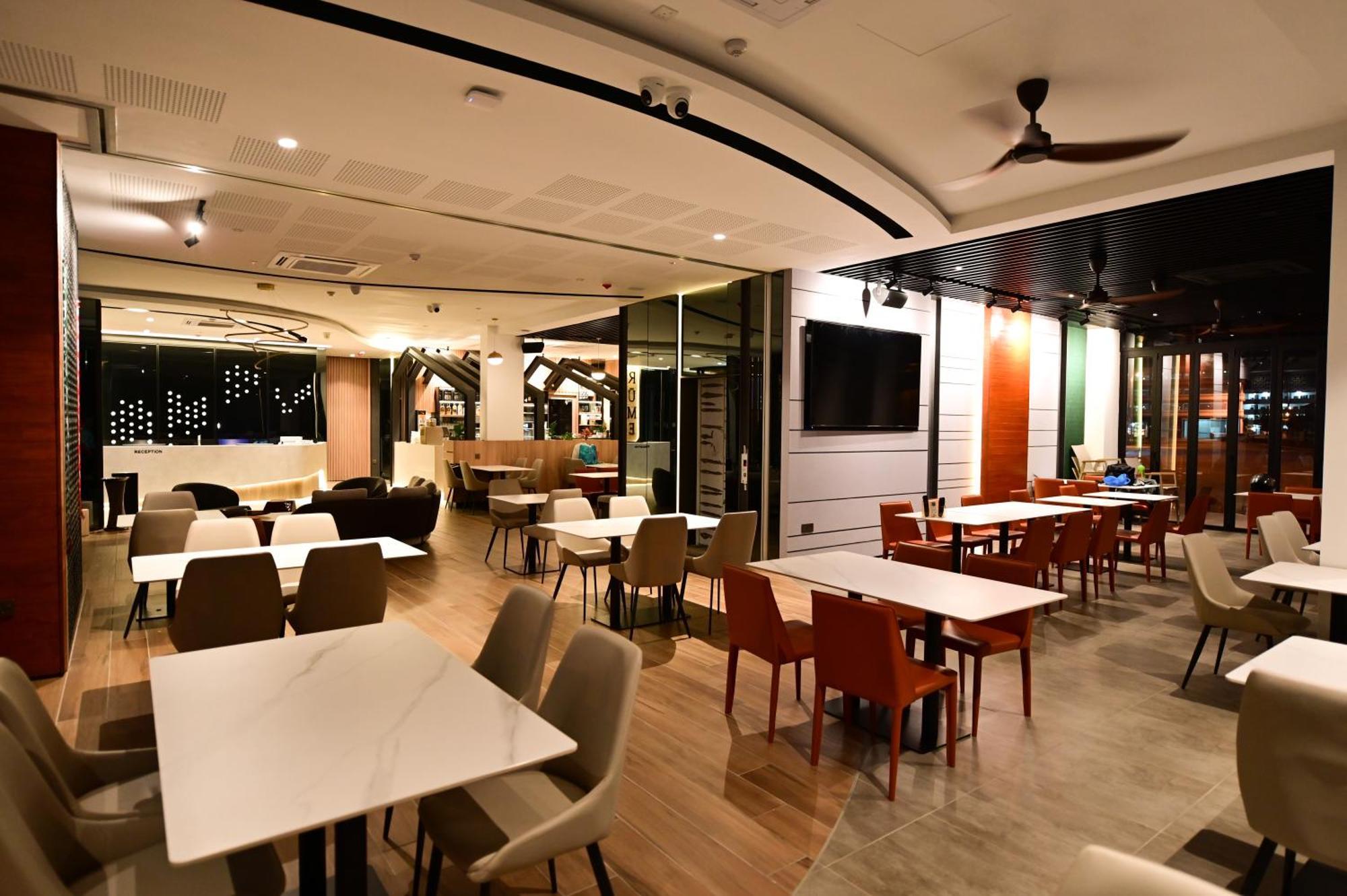 Rume Hotel Кучинг Екстериор снимка
